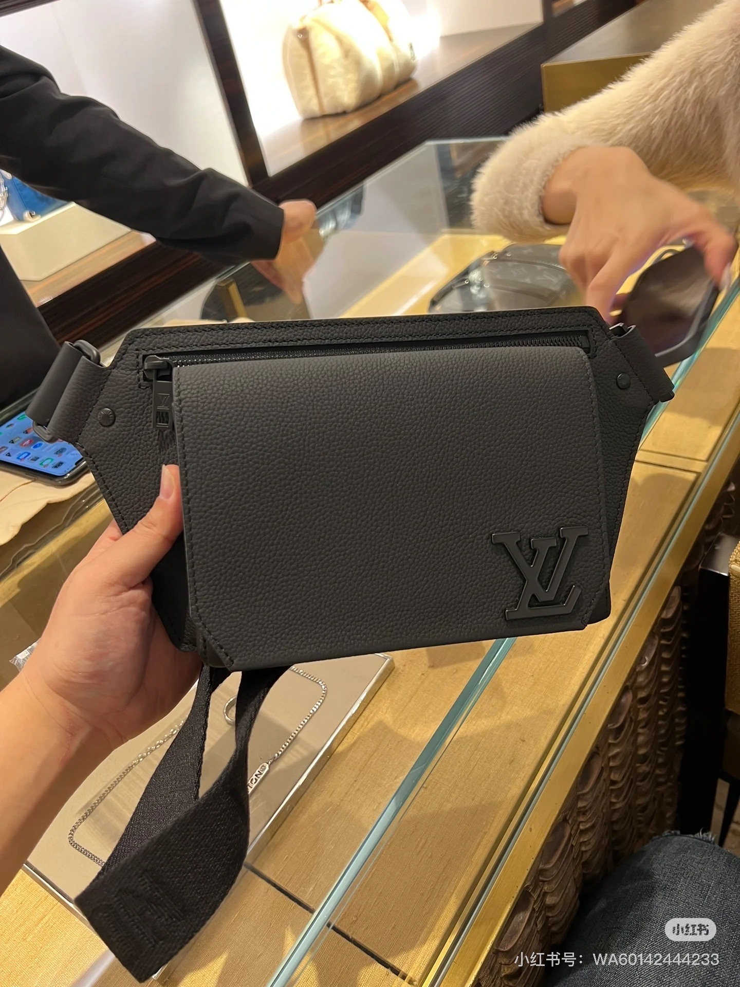 2026124173318703 570